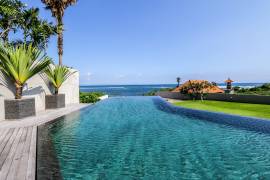 5 Bedrooms Villa The Beach Villa Cemagi in Canggu